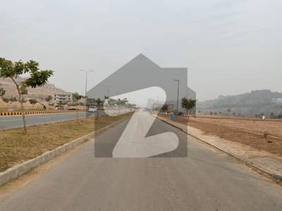 ڈی ایچ اے فیز 4 - سیکٹر بی ڈی ایچ اے ڈیفینس فیز 4,ڈی ایچ اے ڈیفینس,اسلام آباد میں 1 کنال رہائشی پلاٹ 2.45 کروڑ میں برائے فروخت۔