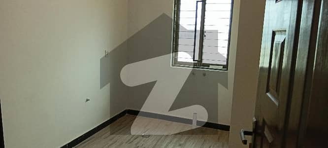 فارمانئیٹس ہاؤسنگ سکیم لاہور میں 3 کمروں کا 5 مرلہ مکان 1.7 کروڑ میں برائے فروخت۔