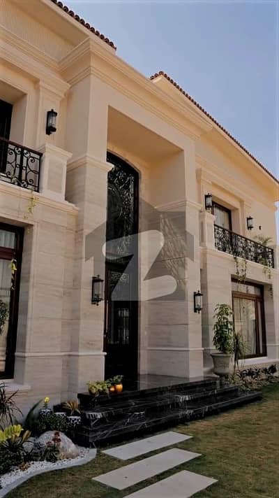 Brand New 1000 Sq yards Luxurious House at Prime Location Phase 8