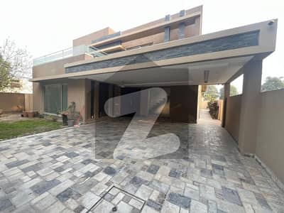 ڈی ایچ اے فیز 6 ڈیفنس (ڈی ایچ اے),لاہور میں 5 کمروں کا 1 کنال مکان 3.25 لاکھ میں کرایہ پر دستیاب ہے۔