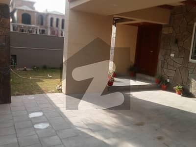 ای ۔ 11 اسلام آباد میں 6 کمروں کا 1 کنال مکان 14.0 کروڑ میں برائے فروخت۔