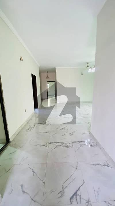 پی اے ایف فالکن کمپلیکس گلبرگ,لاہور میں 5 کمروں کا 1 کنال مکان 3.3 لاکھ میں کرایہ پر دستیاب ہے۔