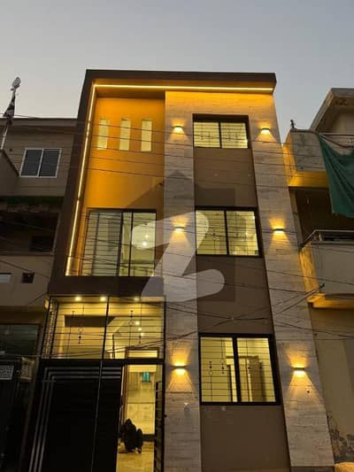 جوبلی ٹاؤن ۔ بلاک سی جوبلی ٹاؤن,لاہور میں 4 کمروں کا 3 مرلہ مکان 1.65 کروڑ میں برائے فروخت۔