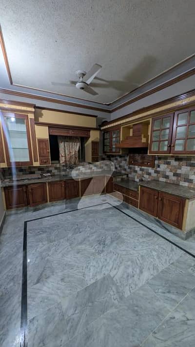 خیابانِ کالونی فیصل آباد میں 3 کمروں کا 6 مرلہ مکان 40.0 ہزار میں کرایہ پر دستیاب ہے۔