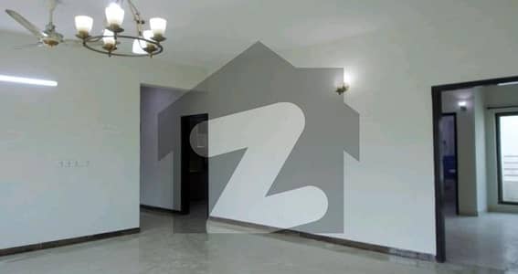 عسکری 11 ۔ سیکٹر بی اپارٹمنٹس عسکری 11,عسکری,لاہور میں 3 کمروں کا 10 مرلہ فلیٹ 1.0 لاکھ میں کرایہ پر دستیاب ہے۔