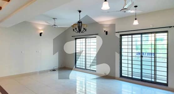 عسکری 11 ۔ سیکٹر بی اپارٹمنٹس عسکری 11,عسکری,لاہور میں 3 کمروں کا 10 مرلہ فلیٹ 3.45 کروڑ میں برائے فروخت۔