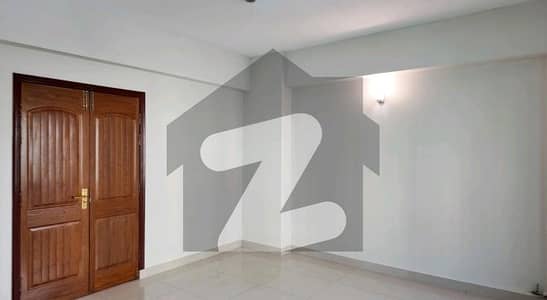 عسکری 11 ۔ سیکٹر بی اپارٹمنٹس عسکری 11,عسکری,لاہور میں 3 کمروں کا 10 مرلہ فلیٹ 3.3 کروڑ میں برائے فروخت۔