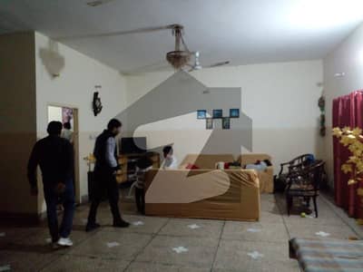 علامہ اقبال ٹاؤن لاہور میں 2 کمروں کا 5 مرلہ بالائی پورشن 44.0 ہزار میں کرایہ پر دستیاب ہے۔