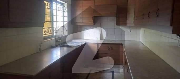 ای ۔ 11/2 ای ۔ 11,اسلام آباد میں 2 کمروں کا 8 مرلہ بالائی پورشن 80.0 ہزار میں کرایہ پر دستیاب ہے۔