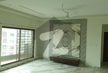 عسکری 10 عسکری,لاہور میں 4 کمروں کا 12 مرلہ فلیٹ 4.2 کروڑ میں برائے فروخت۔