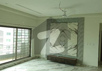 عسکری 10 - سیکٹر ایس عسکری 10,عسکری,لاہور میں 4 کمروں کا 12 مرلہ فلیٹ 4.45 کروڑ میں برائے فروخت۔