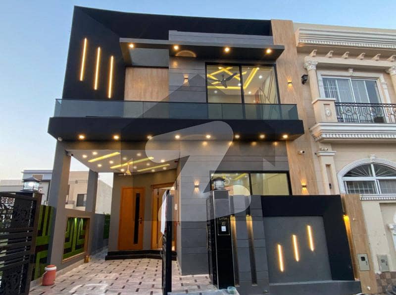 Aesthetic House Of 10 Marla For Rent Is Available Aesthetic House Of 10 Marla For Rent Is Available