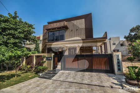 14-Marla Modern House For Rent at Top Location