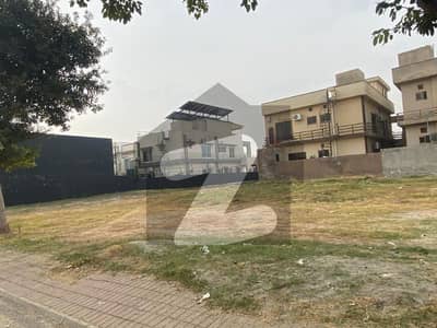 ڈی ایچ اے فیز 4 - سیکٹر سی ڈی ایچ اے ڈیفینس فیز 4,ڈی ایچ اے ڈیفینس,اسلام آباد میں 1 کنال رہائشی پلاٹ 2.65 کروڑ میں برائے فروخت۔