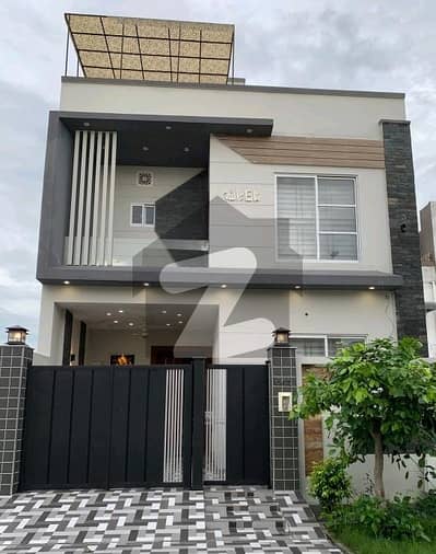 رئیل پام سٹی ایمن آباد موڑ,گوجرانوالہ میں 4 کمروں کا 5 مرلہ مکان 2.1 کروڑ میں برائے فروخت۔