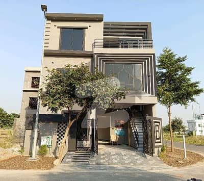 رئیل پام سٹی ایمن آباد موڑ,گوجرانوالہ میں 4 کمروں کا 5 مرلہ مکان 2.1 کروڑ میں برائے فروخت۔