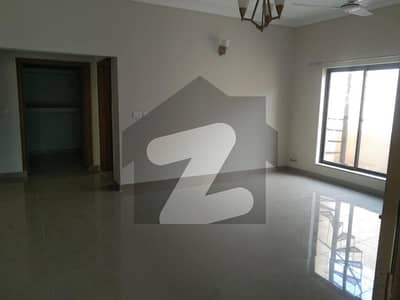 عسکری 10 - سیکٹر ایف عسکری 10,عسکری,لاہور میں 5 کمروں کا 17 مرلہ مکان 11.0 کروڑ میں برائے فروخت۔