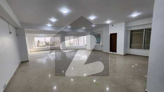 شاہراہِ فیصل کراچی میں 1 کمرے کا 8 مرلہ دفتر 3.7 لاکھ میں کرایہ پر دستیاب ہے۔