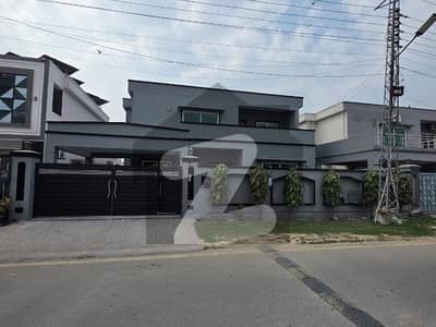 پی اے ایف فالکن کمپلیکس گلبرگ,لاہور میں 5 کمروں کا 1 کنال مکان 3.5 لاکھ میں کرایہ پر دستیاب ہے۔