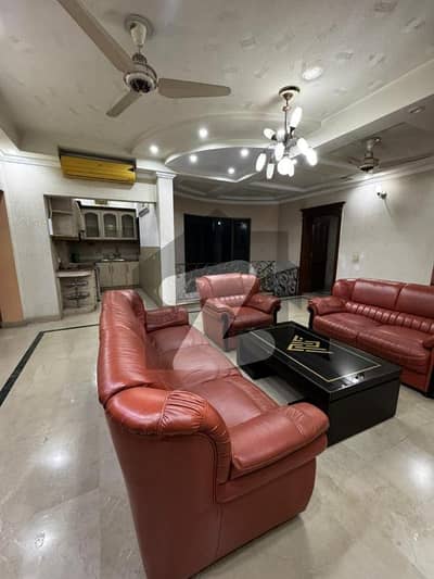 ڈی ایچ اے فیز 2 - بلاک ایس فیز 2,ڈیفنس (ڈی ایچ اے),لاہور میں 7 کمروں کا 1 کنال مکان 8.0 کروڑ میں برائے فروخت۔ ڈی ایچ اے فیز 2 - بلاک ایس فیز 2,ڈیفنس (ڈی ایچ اے),لاہور میں 7 کمروں کا 1 کنال مکان 8.0 کروڑ میں برائے فروخت۔