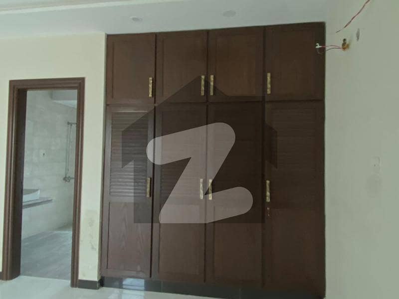 1 Kanal Lower Portion With 4 Bedroom 1 Kanal Lower Portion With 4 Bedroom