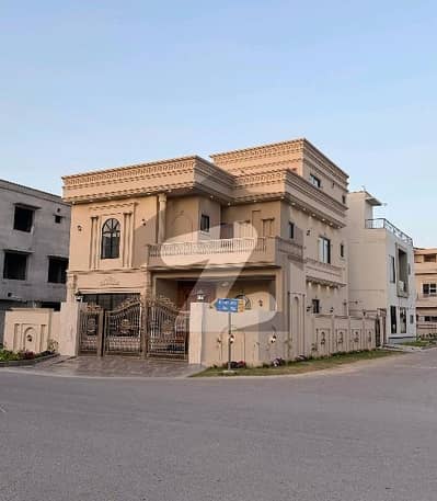 سٹی ہاؤسنگ سوسائٹی گوجرانوالہ میں 6 کمروں کا 11 مرلہ مکان 5.75 کروڑ میں برائے فروخت۔