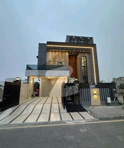 رئیل پام سٹی ایمن آباد موڑ,گوجرانوالہ میں 5 کمروں کا 10 مرلہ مکان 4.0 کروڑ میں برائے فروخت۔