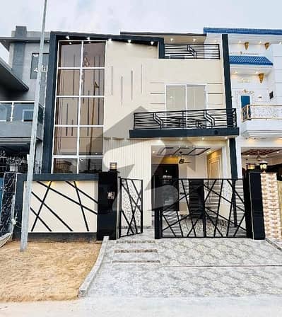 سٹی ہاؤسنگ سوسائٹی گوجرانوالہ میں 4 کمروں کا 5 مرلہ مکان 1.95 کروڑ میں برائے فروخت۔