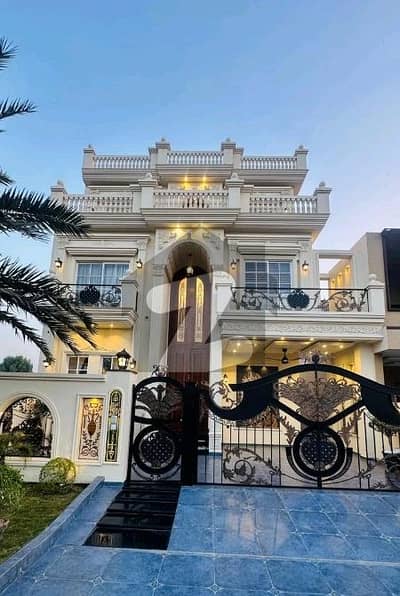 سٹی ہاؤسنگ سوسائٹی گوجرانوالہ میں 5 کمروں کا 10 مرلہ مکان 5.25 کروڑ میں برائے فروخت۔