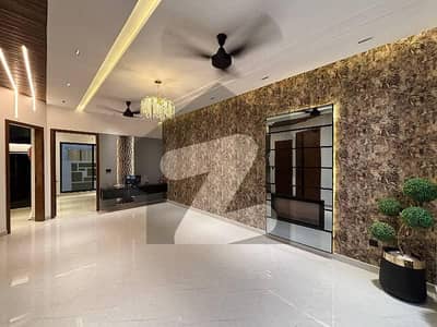 Stunning 5 Marla Modern House for Sale in Prime BB Block of Bahria Town Lahore Ideal Family Living Ready to Move