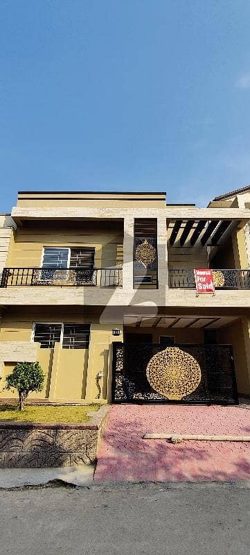 جناح گارڈنز فیز 1 جناح گارڈنز,ایف ای سی ایچ ایس,اسلام آباد میں 4 کمروں کا 7 مرلہ مکان 3.3 کروڑ میں برائے فروخت۔ جناح گارڈنز فیز 1 جناح گارڈنز,ایف ای سی ایچ ایس,اسلام آباد میں 4 کمروں کا 7 مرلہ مکان 3.3 کروڑ میں برائے فروخت۔