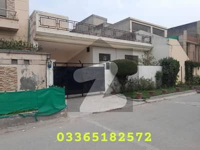 Facing park 10 Marla single Storey old House