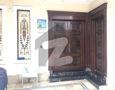 مرغزار آفیسرز کالونی لاہور میں 6 کمروں کا 10 مرلہ مکان 4.15 کروڑ میں برائے فروخت۔ مرغزار آفیسرز کالونی لاہور میں 6 کمروں کا 10 مرلہ مکان 4.15 کروڑ میں برائے فروخت۔