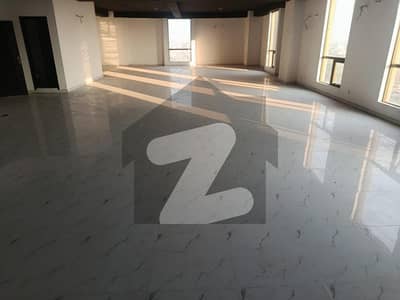 کلفٹن ۔ بلاک 5 کلفٹن,کراچی میں 1 کمرے کا 11 مرلہ دفتر 3.75 لاکھ میں کرایہ پر دستیاب ہے۔