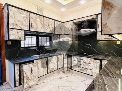 بحریہ ٹاؤن جناح بلاک بحریہ ٹاؤن سیکٹر ای,بحریہ ٹاؤن,لاہور میں 3 کمروں کا 5 مرلہ مکان 2.06 کروڑ میں برائے فروخت۔