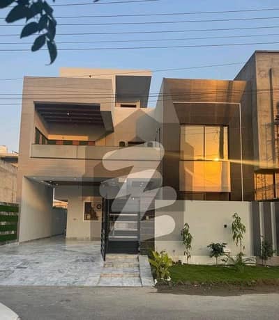 PRIME LOCATION 10 MARLA BRAND NEW HOUSE PRIME LOCATION 10 MARLA BRAND NEW HOUSE