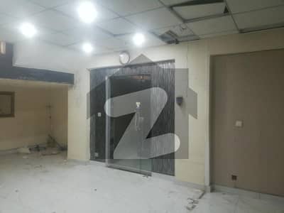 ڈی ایچ اے فیز 5 ڈیفنس (ڈی ایچ اے),لاہور میں 4 مرلہ Studio عمارت 7.5 کروڑ میں برائے فروخت۔