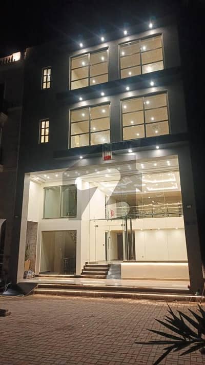 8 Marla Brand New Commercial Plaza 5 Floor 8540 Sqft covered area In DHA Phase 3 , Block XX Khayaban e Zafar Road For Sale
