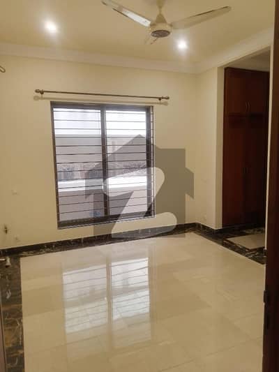 F/10 Beautiful Size Kanal Ground Plus Basement