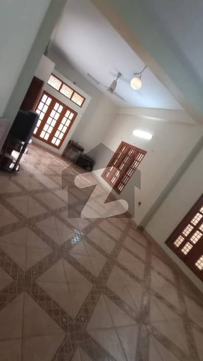 400 sq yards 5 room 3 washroom for silent office