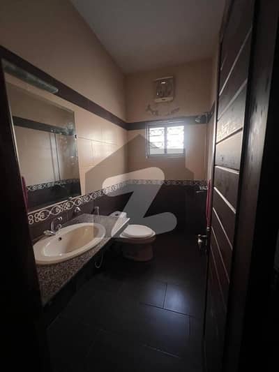 فیصل ٹاؤن لاہور میں 3 کمروں کا 1 کنال بالائی پورشن 1.3 لاکھ میں کرایہ پر دستیاب ہے۔