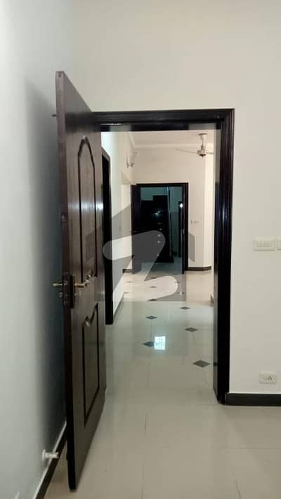 4 Bed Beautiful House Available for rent in Askari 11 Lahore