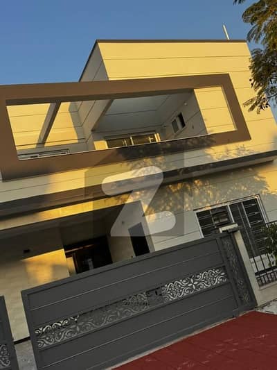 پارک ویو۔ بلاک بی پارک ویو سٹی,اسلام آباد میں 6 کمروں کا 10 مرلہ مکان 5.3 کروڑ میں برائے فروخت۔