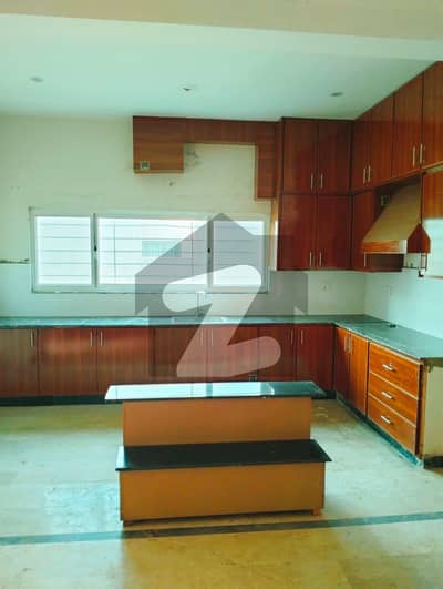 10 House Upper Portion Available For Rent B-17