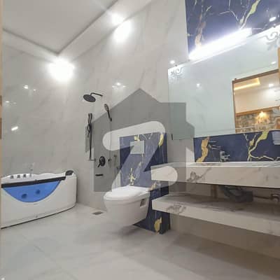 بحریہ ٹاؤن فیز 8 ۔ سیکٹر ایف - 3 بحریہ ٹاؤن فیز 8,بحریہ ٹاؤن راولپنڈی,راولپنڈی میں 5 کمروں کا 10 مرلہ مکان 3.45 کروڑ میں برائے فروخت۔