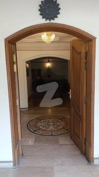 2 Kanal old House for Sale 7 Bedrooms | 3 Units | Full Basement 2 Kanal old House for Sale 7 Bedrooms | 3 Units | Full Basement