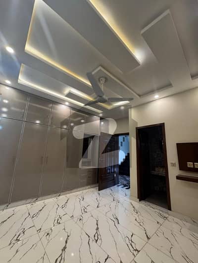 بحریہ آرچرڈ فیز 1 بحریہ آرچرڈ,لاہور میں 2 کمروں کا 4 مرلہ فلیٹ 25.0 ہزار میں کرایہ پر دستیاب ہے۔