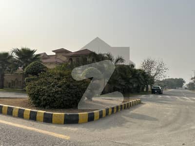 ڈی ایچ اے فیز 8 - بلاک ڈبلیو فیز 8,ڈیفنس (ڈی ایچ اے),لاہور میں 1 کنال رہائشی پلاٹ 9.05 کروڑ میں برائے فروخت۔ ڈی ایچ اے فیز 8 - بلاک ڈبلیو فیز 8,ڈیفنس (ڈی ایچ اے),لاہور میں 1 کنال رہائشی پلاٹ 9.05 کروڑ میں برائے فروخت۔