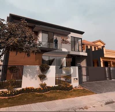 ڈی ایچ اے ڈیفینس فیز 2 ڈی ایچ اے ڈیفینس,اسلام آباد میں 5 کمروں کا 1 کنال مکان 11.75 کروڑ میں برائے فروخت۔