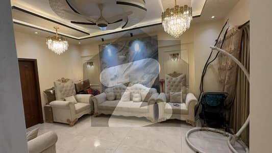 خالد بِن ولید روڈ کراچی میں 4 کمروں کا 11 مرلہ فلیٹ 8.5 کروڑ میں برائے فروخت۔